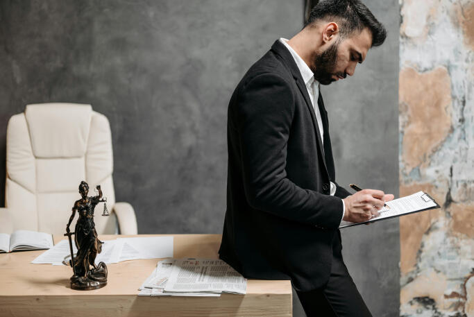 Familiarity with the case file in court