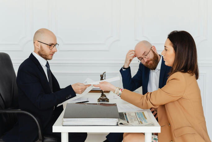 Studying case files in order to determine the judicial perspective of a dispute