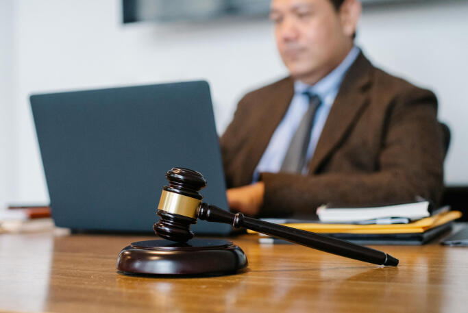Giving answers to the requirements of participants in purchases