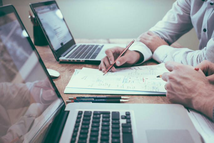 Obtaining the status of a critical infrastructure object for your business